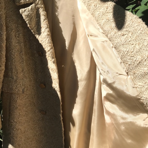 Creme Coat - Picture 2 of 3